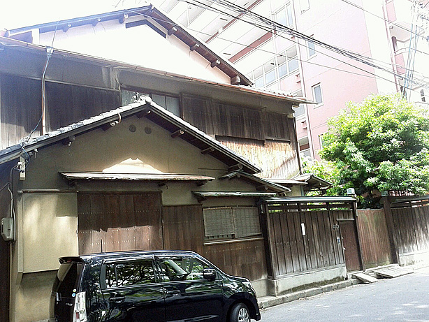 西脇由兵衛さまご本宅:白川町3丁目