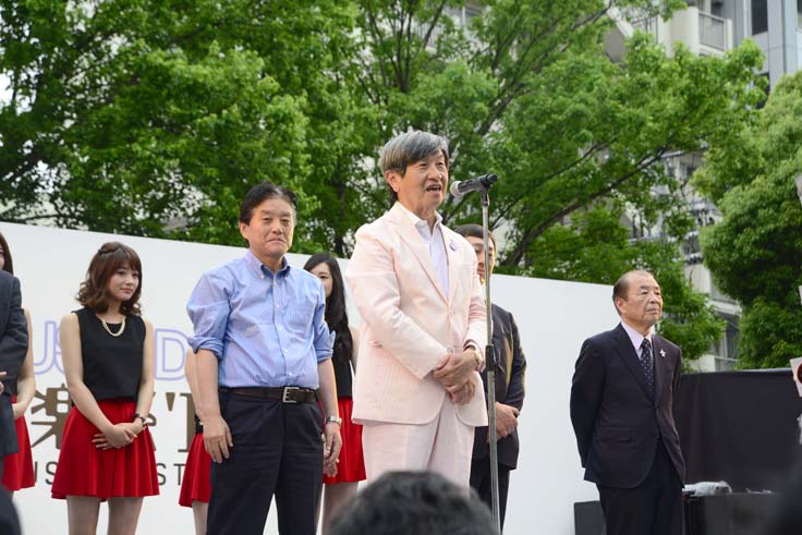 南伊勢町通のオウカン桜（矢場公園東）早咲きが街の話題　2016年3月9日撮影