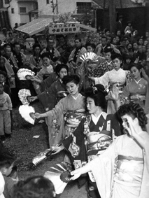 昭和27年舎人町芸者と花街祭(名古屋情熱時代・樹林舎刊)